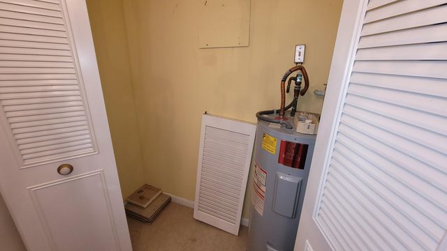 22 Golfs Edge A, West Palm Beach, FL 33417