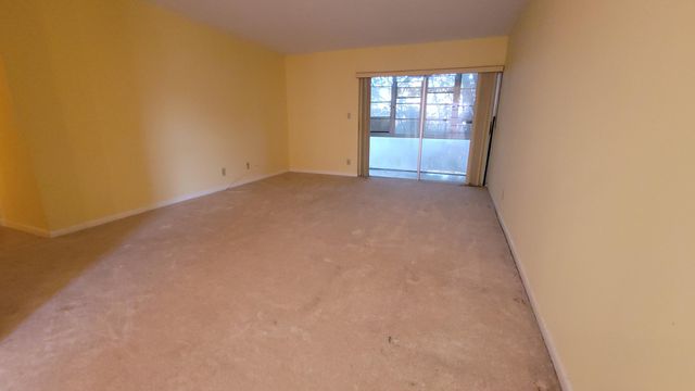 22 Golfs Edge A, West Palm Beach, FL 33417