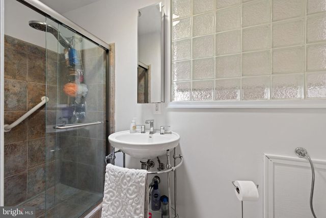 6304 KIRBY RD, Bethesda, MD 20817