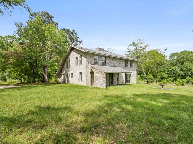 243 Weeks Rd, Leesville, LA 71446