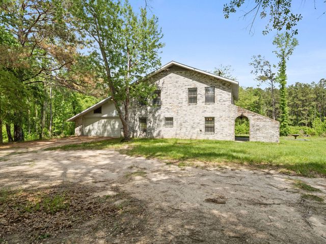 243 Weeks Rd, Leesville, LA 71446