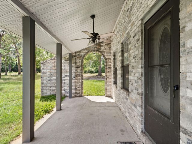 243 Weeks Rd, Leesville, LA 71446