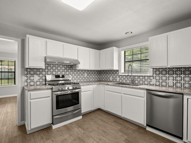 243 Weeks Rd, Leesville, LA 71446