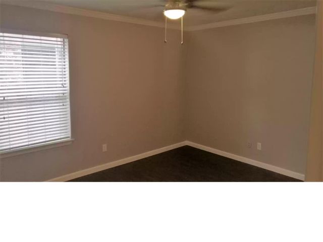 1124 N Center Street, Arlington, TX 76011