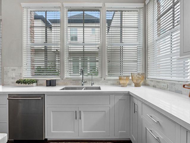 6054 Kansas Street, Houston, TX 77007