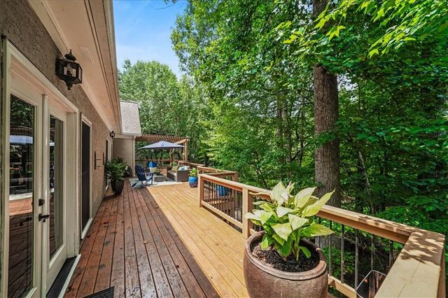 5640 Sandown Way, Johns Creek, GA 30097