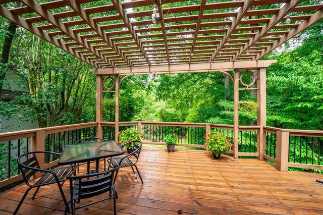 5640 Sandown Way, Johns Creek, GA 30097