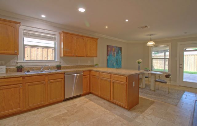 2007 Kings Forest Drive, Heartland, TX 75126