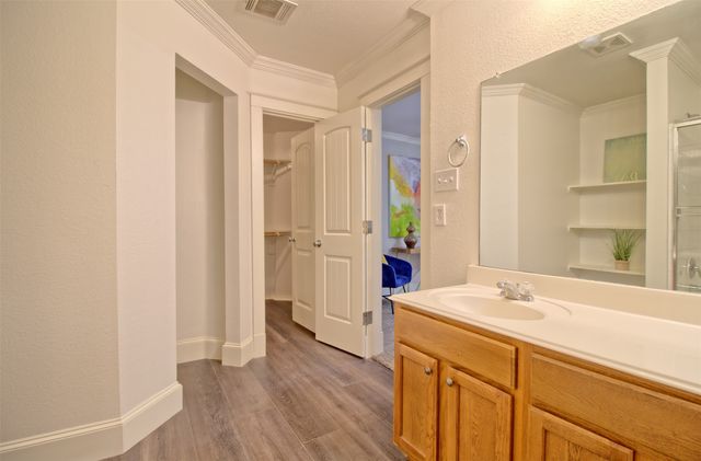2007 Kings Forest Drive, Heartland, TX 75126