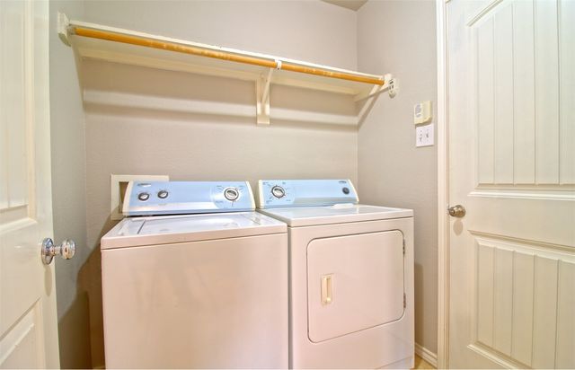 2007 Kings Forest Drive, Heartland, TX 75126