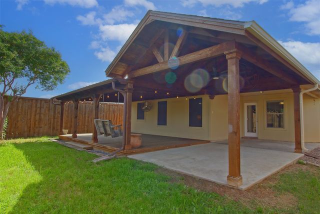 2007 Kings Forest Drive, Heartland, TX 75126