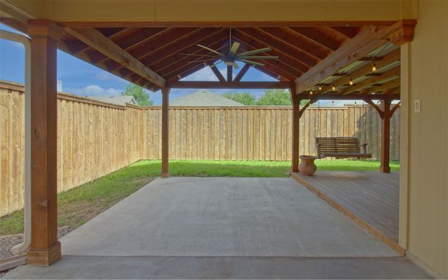 2007 Kings Forest Drive, Heartland, TX 75126