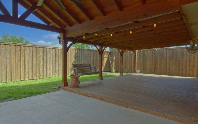 2007 Kings Forest Drive, Heartland, TX 75126