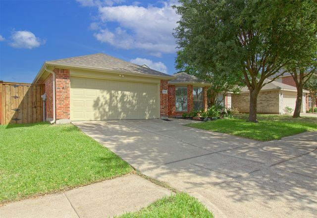 2007 Kings Forest Drive, Heartland, TX 75126