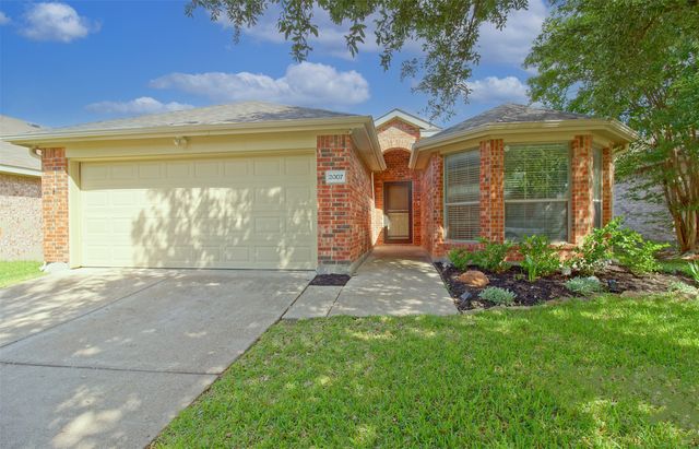 2007 Kings Forest Drive, Heartland, TX 75126