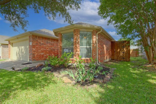 2007 Kings Forest Drive, Heartland, TX 75126