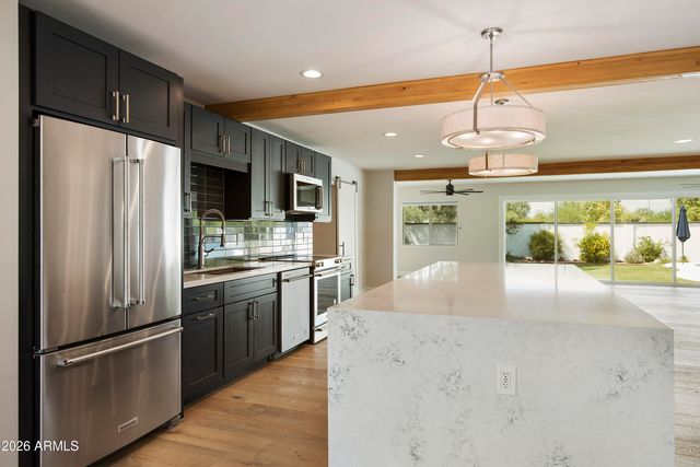 3318 E ONYX Avenue, Phoenix, AZ 85028