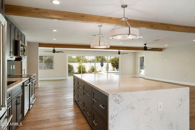 3318 E ONYX Avenue, Phoenix, AZ 85028