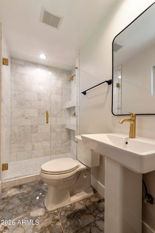 3318 E ONYX Avenue, Phoenix, AZ 85028