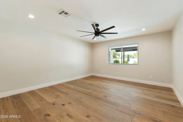 3318 E ONYX Avenue, Phoenix, AZ 85028