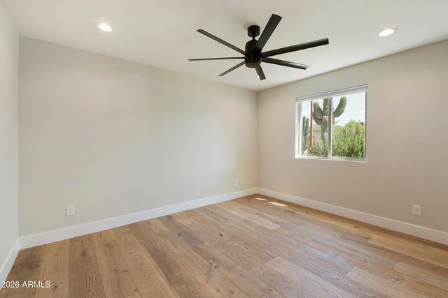 3318 E ONYX Avenue, Phoenix, AZ 85028