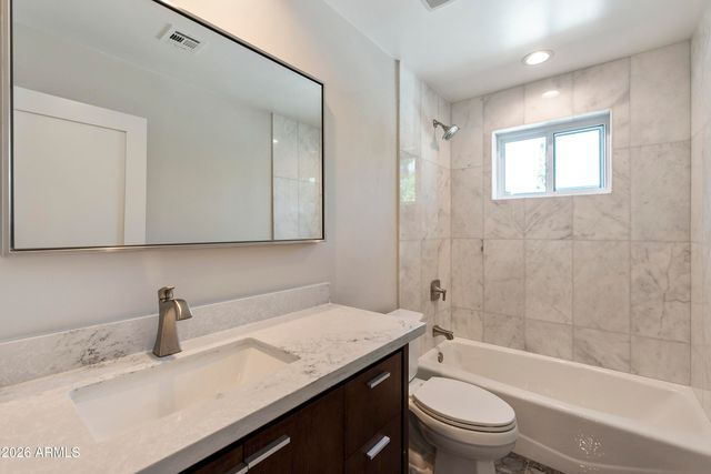 3318 E ONYX Avenue, Phoenix, AZ 85028