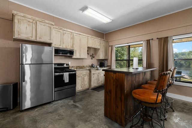 1301 & 1285 S Lake Drive, Gladewater, TX 75647