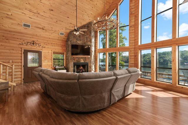 1301 & 1285 S Lake Drive, Gladewater, TX 75647