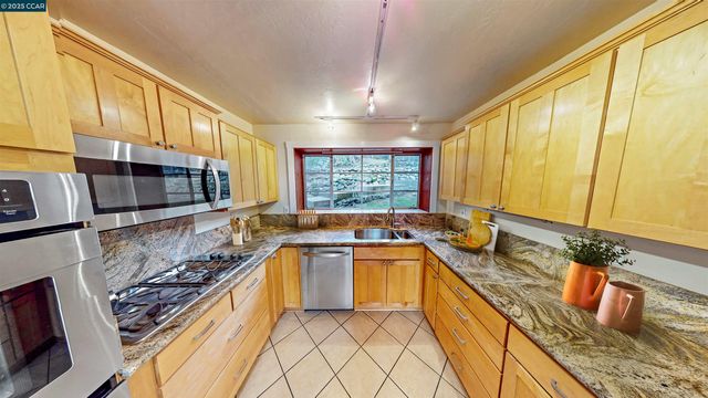 5716 Merriewood Drive, Oakland, CA 94611