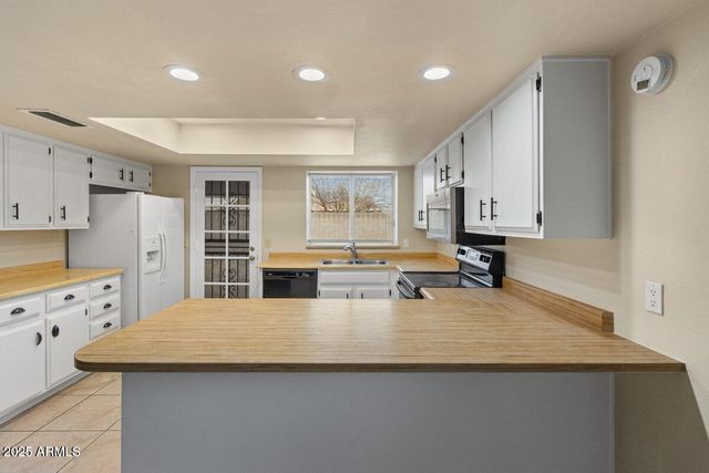 7120 W SUNNYSLOPE Lane, Peoria, AZ 85345