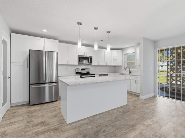 270 High Point Boulevard A, Boynton Beach, FL 33435