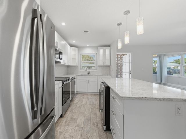 270 High Point Boulevard A, Boynton Beach, FL 33435