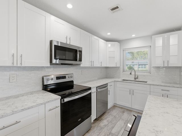 270 High Point Boulevard A, Boynton Beach, FL 33435