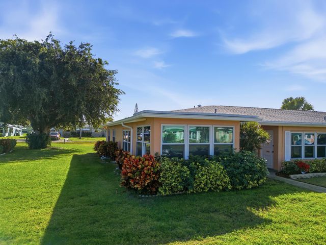 270 High Point Boulevard A, Boynton Beach, FL 33435