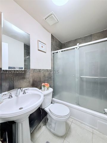 1284 W 44th Pl 1, Hialeah, FL 33012