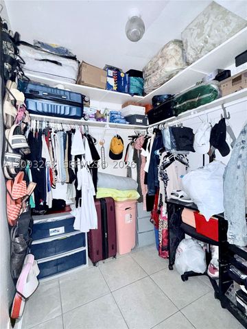 1284 W 44th Pl 1, Hialeah, FL 33012