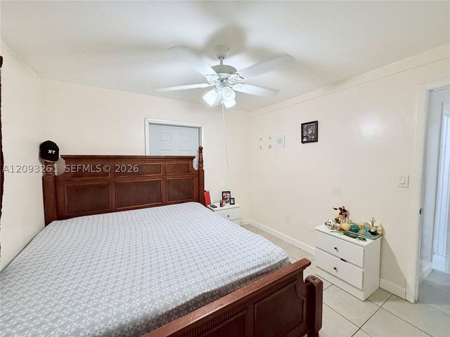 1284 W 44th Pl 1, Hialeah, FL 33012