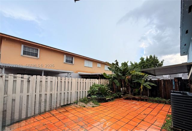 1284 W 44th Pl 1, Hialeah, FL 33012