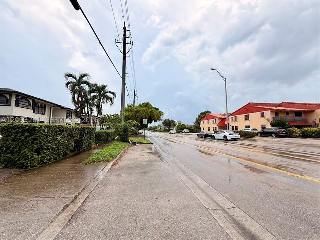 1284 W 44th Pl 1, Hialeah, FL 33012