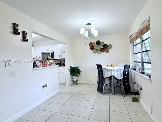 1284 W 44th Pl 1, Hialeah, FL 33012