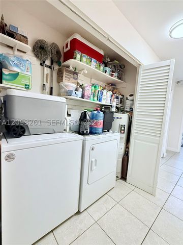 1284 W 44th Pl 1, Hialeah, FL 33012
