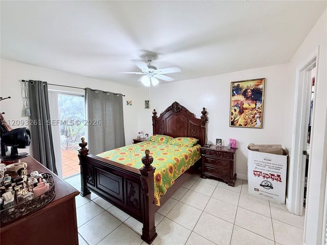 1284 W 44th Pl 1, Hialeah, FL 33012