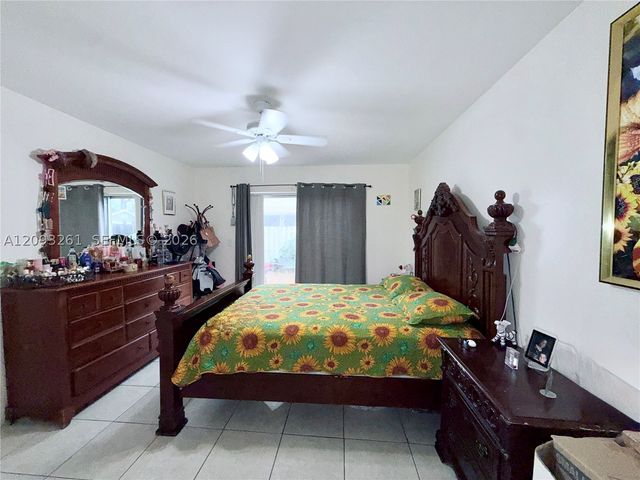 1284 W 44th Pl 1, Hialeah, FL 33012