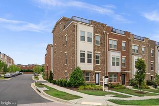 6100 NORTHWEST DR, Hyattsville, MD 20782