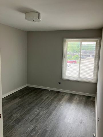 7 Cour Deauville Court, Palos Hills, IL 60465