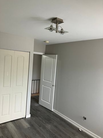 7 Cour Deauville Court, Palos Hills, IL 60465