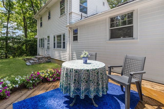 15 Williams Road, Smithfield, RI 02917