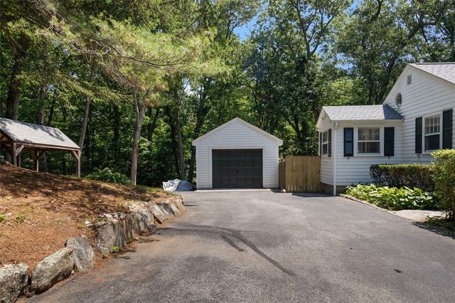 15 Williams Road, Smithfield, RI 02917