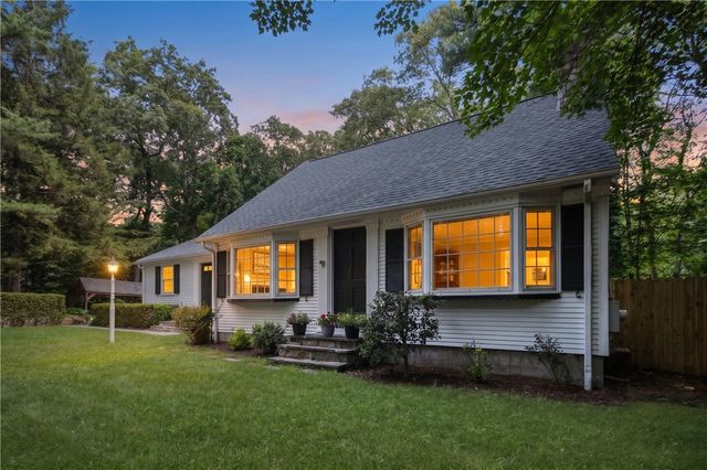 15 Williams Road, Smithfield, RI 02917