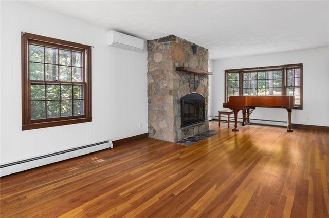 15 Williams Road, Smithfield, RI 02917